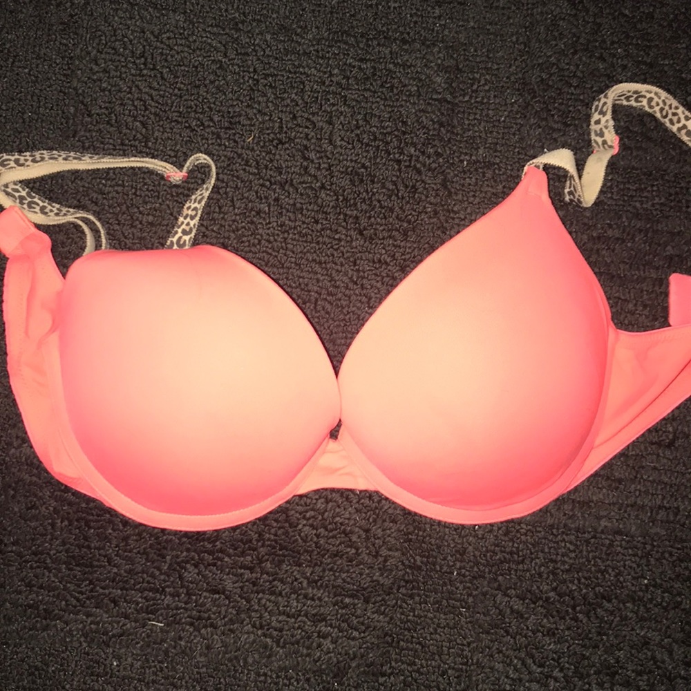 Victoria’s Secret Pink bra